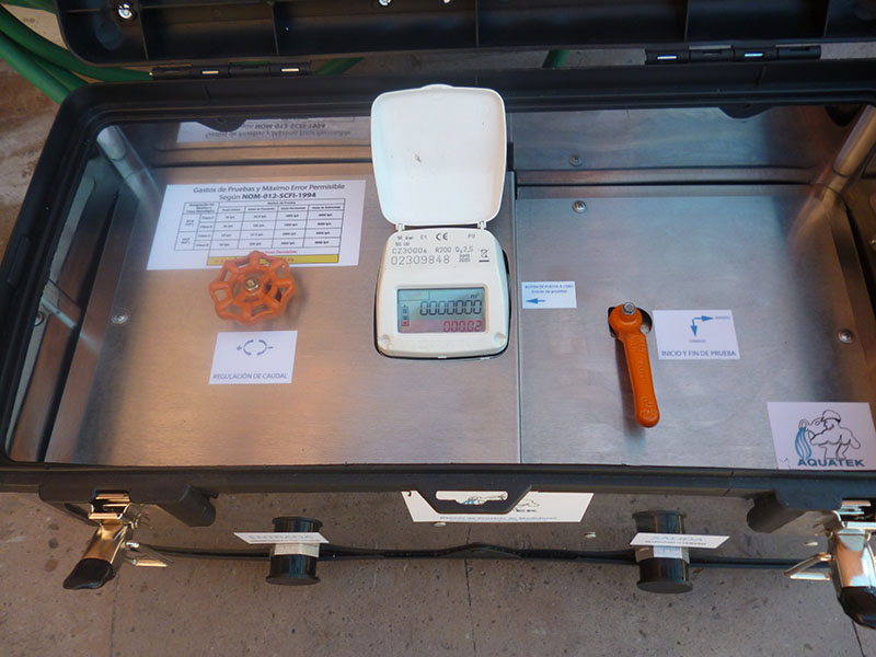 VERIFICADOR PORTATIL DE MEDIDORES VERITEK